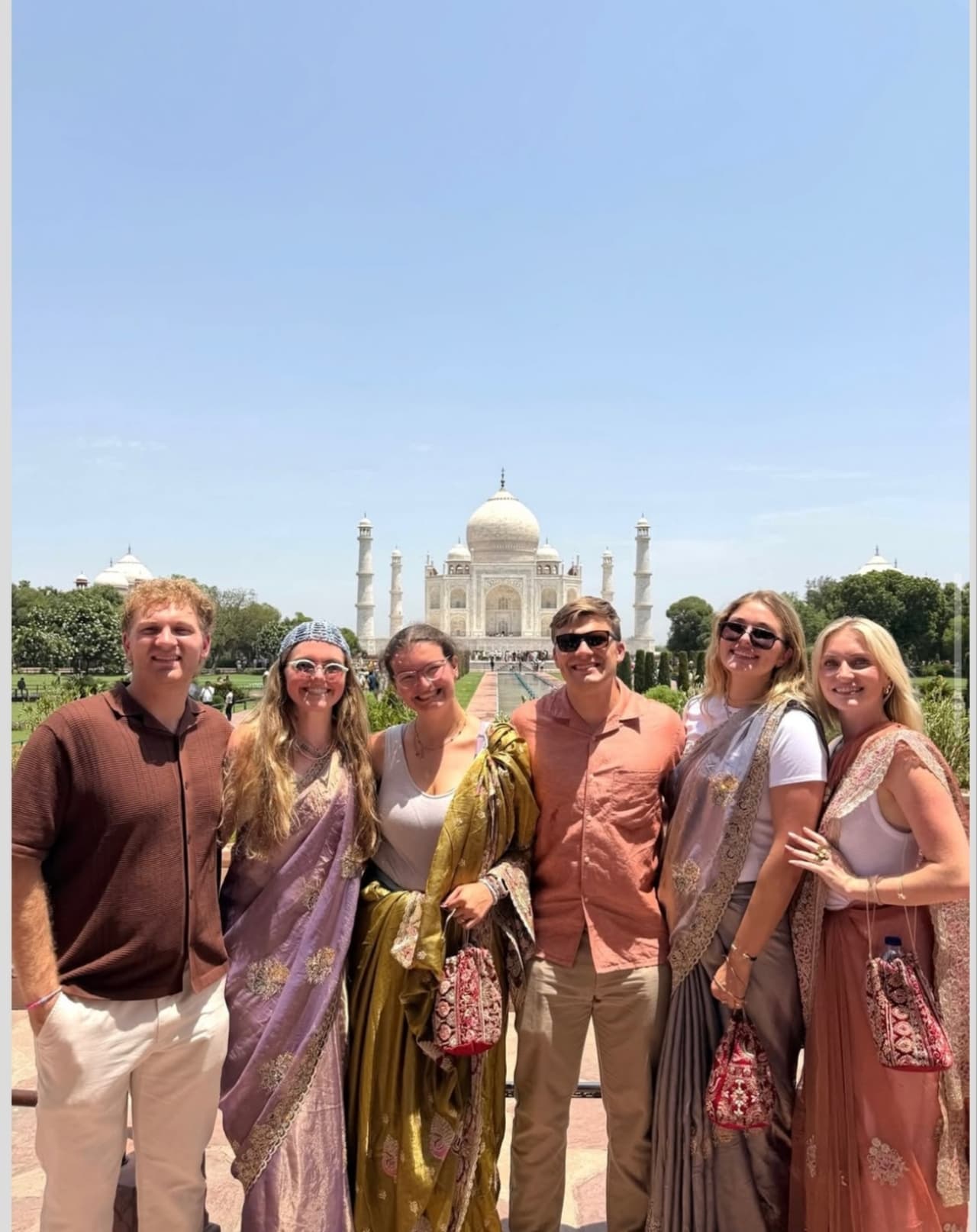 Taj Mahal Luxury Tour by Premium Car from Delhi